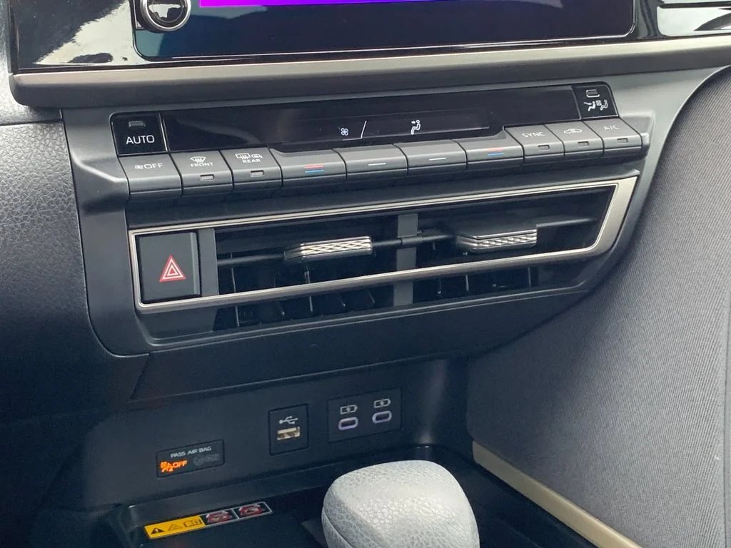 Used 2026  Toyota LE image 23