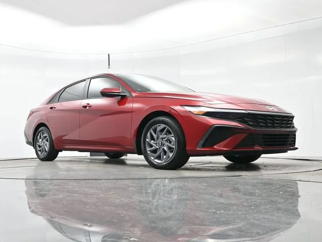 Used 2024 Ultimate Red Hyundai SEL image 20