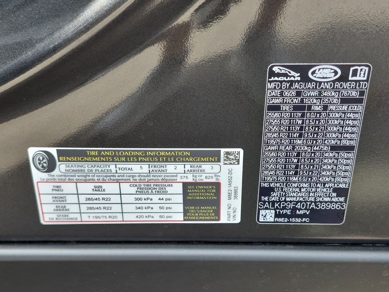 New 2026 Carpathian Grey Premium Metallic Land Rover SE image 29