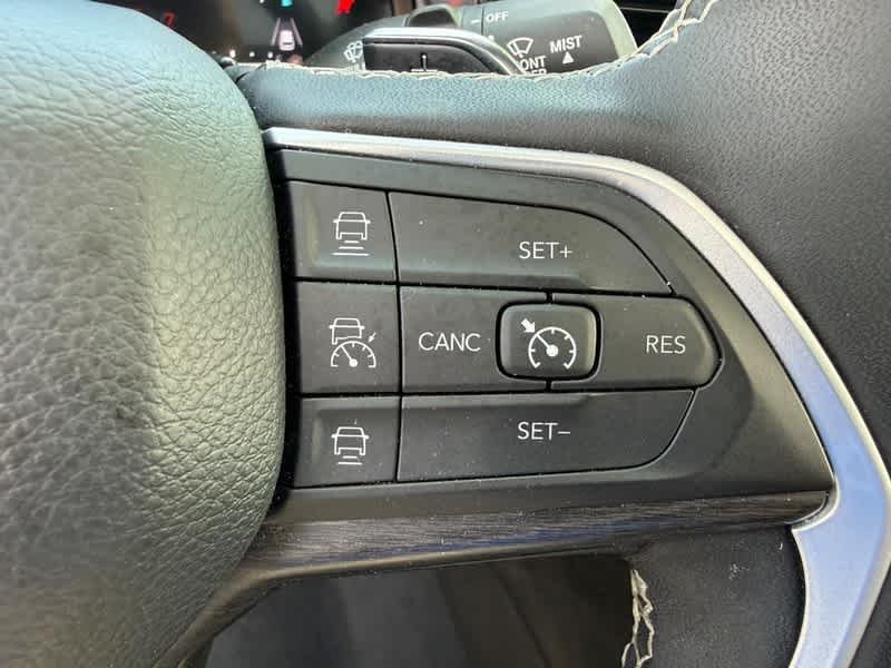 Used 2024 Baltic Gray Metallic Clearcoat Jeep  image 16