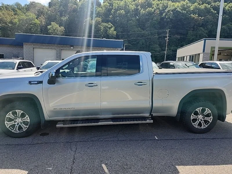Used 2021 Silver GMC SLE image 4