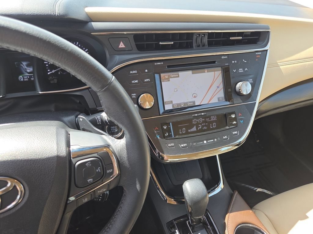 Certified Used 2018 Creme Brulee Toyota XLE Premium image 34