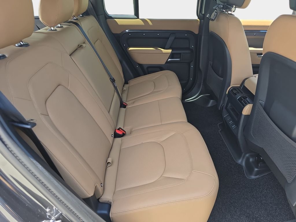 New 2026 Carpathian Grey Land Rover X-Dynamic SE image 11