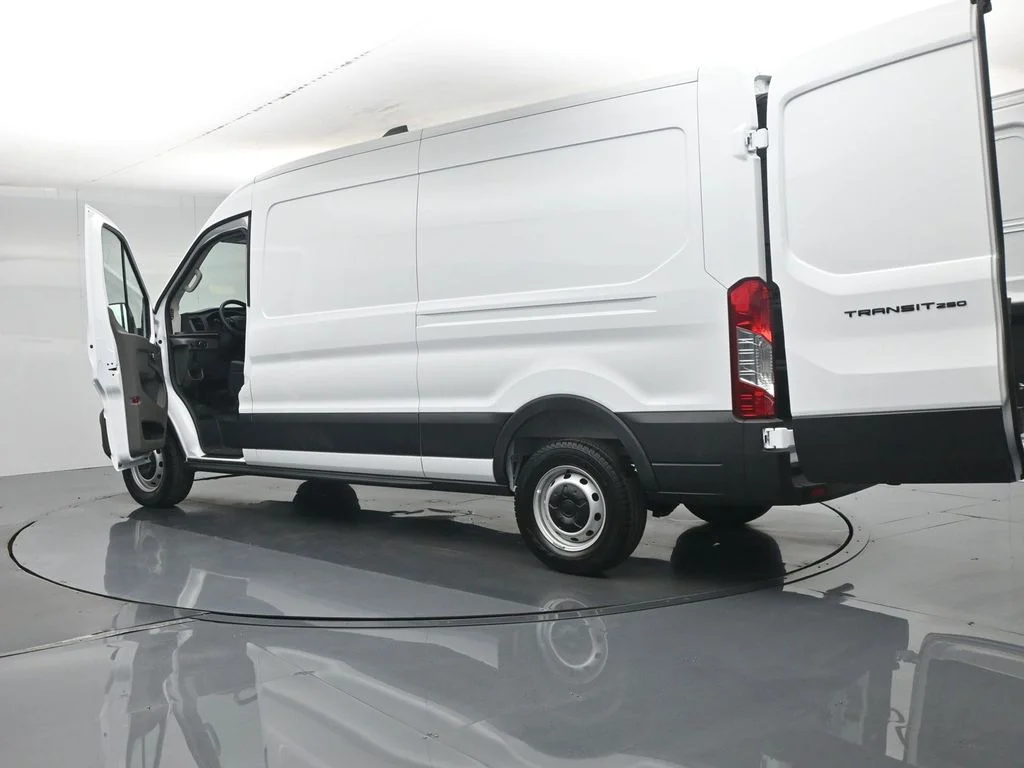 New 2026 Oxford White Ford Base image 28