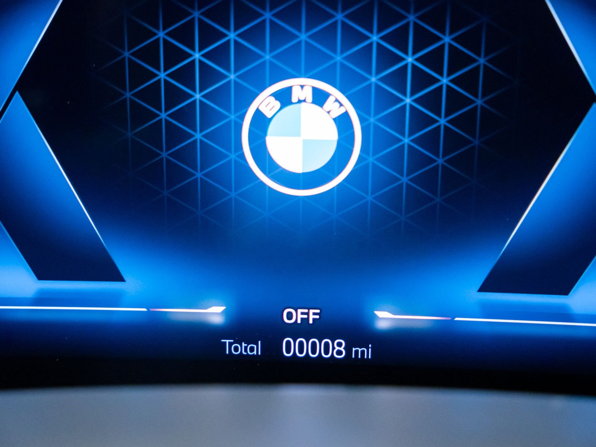 New 2027 Tanzanite Blue II Metallic BMW xDrive40i image 23