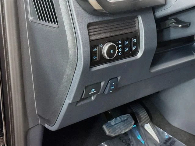 New 2026 Agate Black Metallic Ford F-350® Lariat® image 10