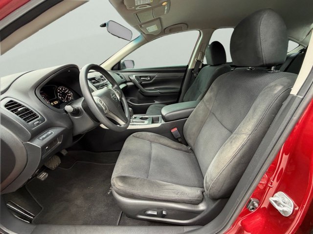 Used 2015 Red Nissan 2.5 S image 13