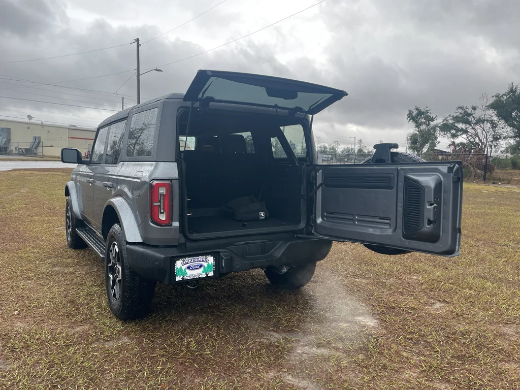 2023 Ford Bronco 4-Door Outer Banks - Photo 10