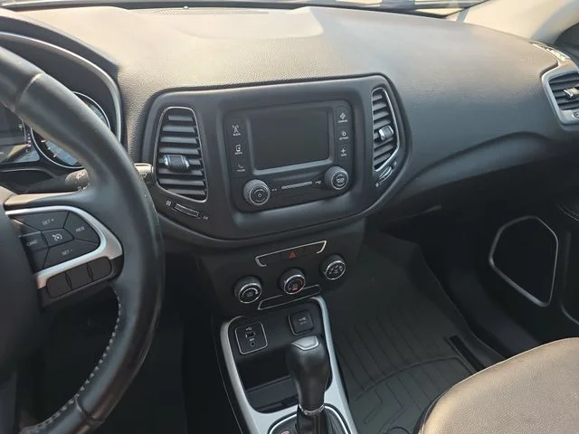Used 2018 Black Jeep Latitude image 20