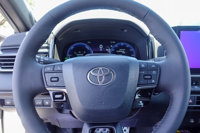 New 2026 Wind Chill Pearl with Midnight Black Metallic roof <sup>1</sup> Toyota  XSE image 15