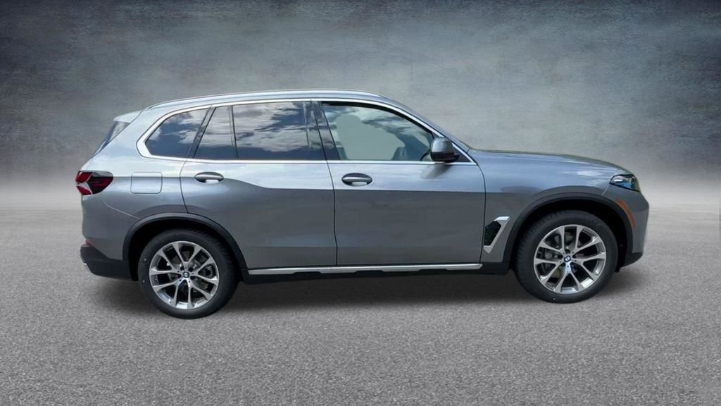 Used 2024 Gray BMW xDrive40i image 29