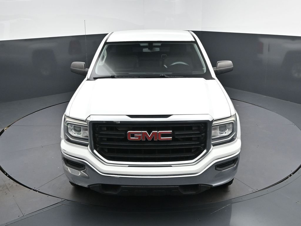 Used 2016 White GMC Base image 32