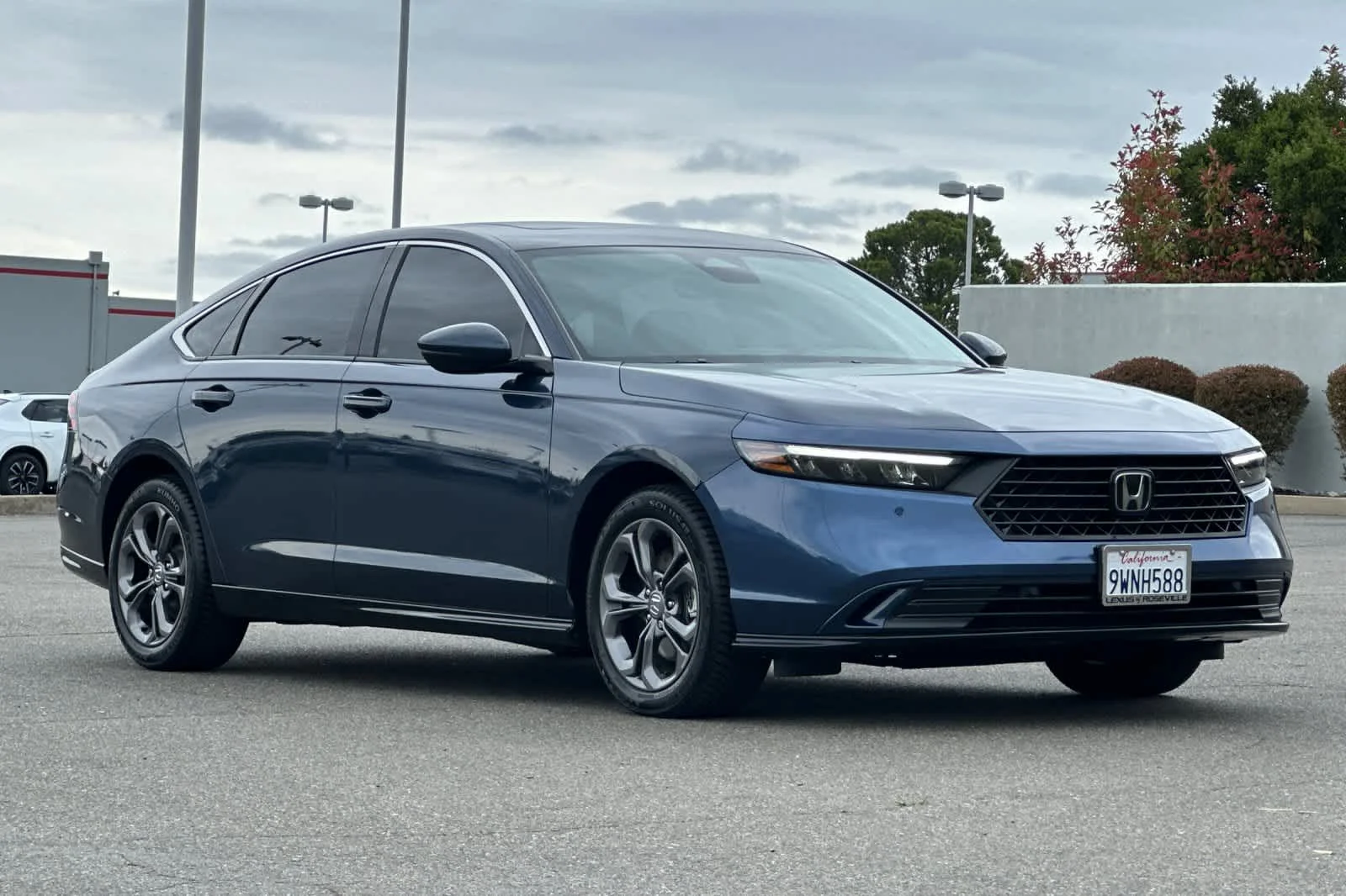 Used 2024 Canyon River Blue Metallic Honda EX-L image 5