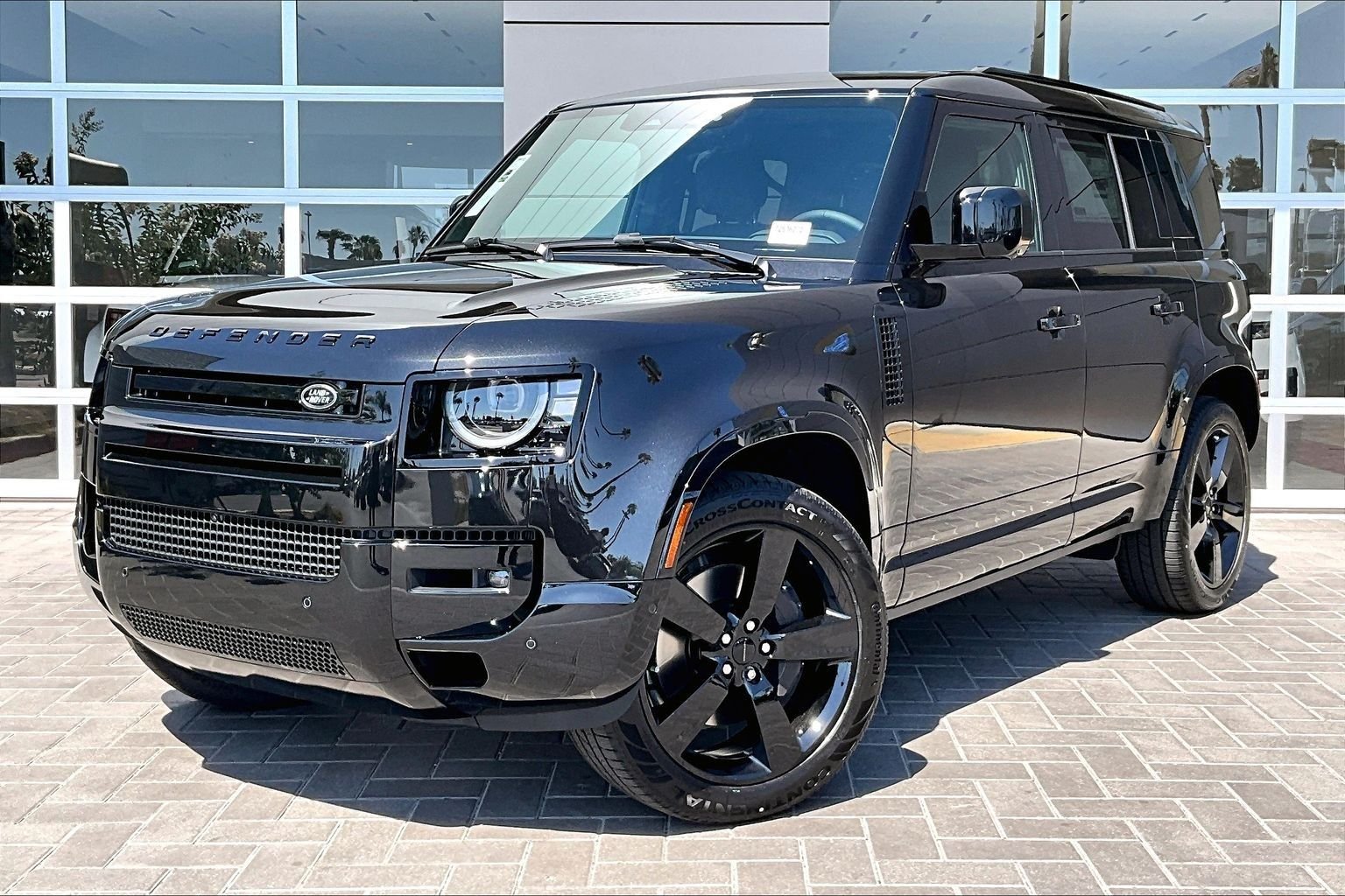 New 2026 Santorini Black Land Rover X-Dynamic SE image 1