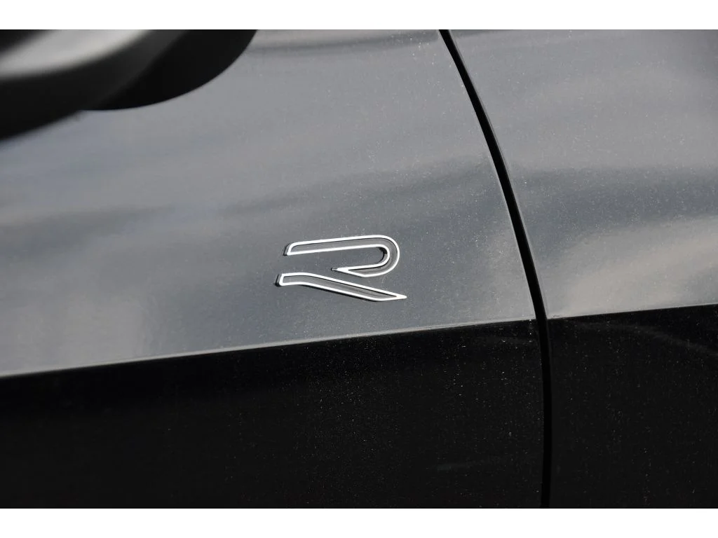 Used 2025 Deep Black Pearl Volkswagen SEL R-Line image 29