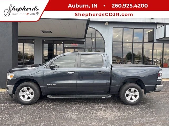 2019 RAM 1500 Big Horn/Lone Star 4x4 Crew Cab 5'7's photo
