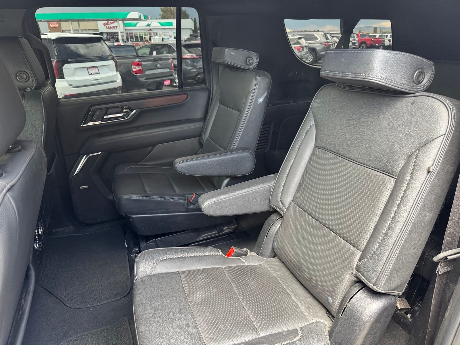 Used 2025 Silver GMC Denali image 13