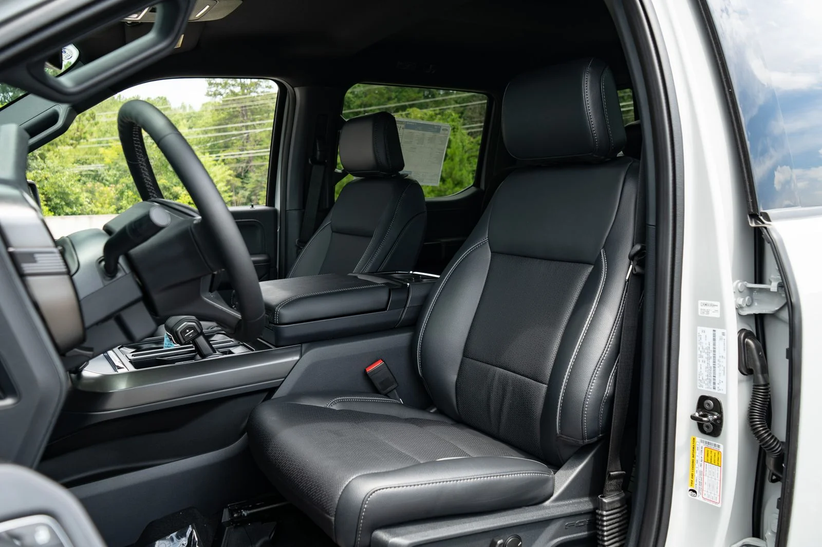 New 2026 White Ford Lariat image 15
