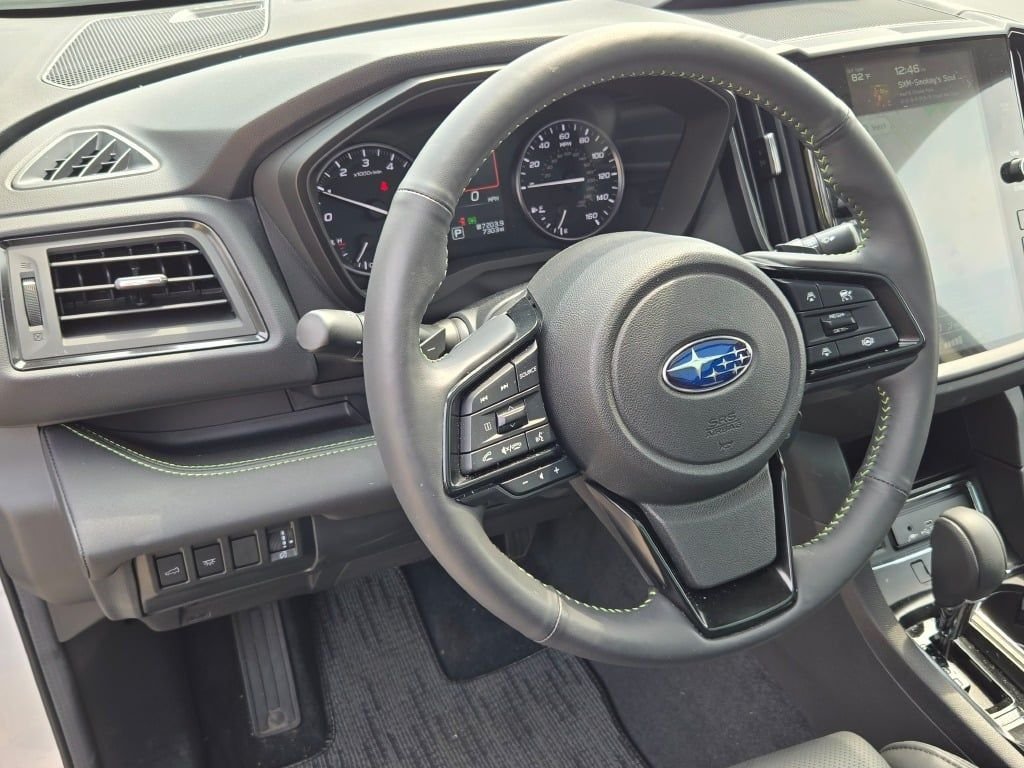 Used 2025 White Subaru Onyx Edition Touring image 27