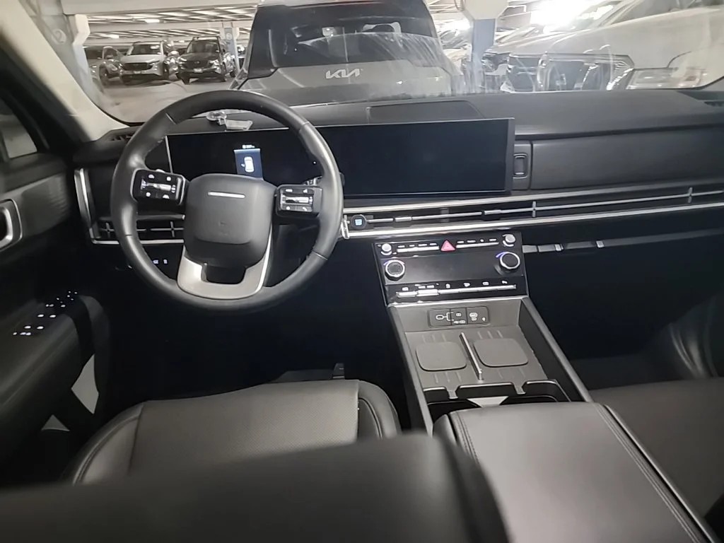 Used 2026 Black Hyundai SEL image 5