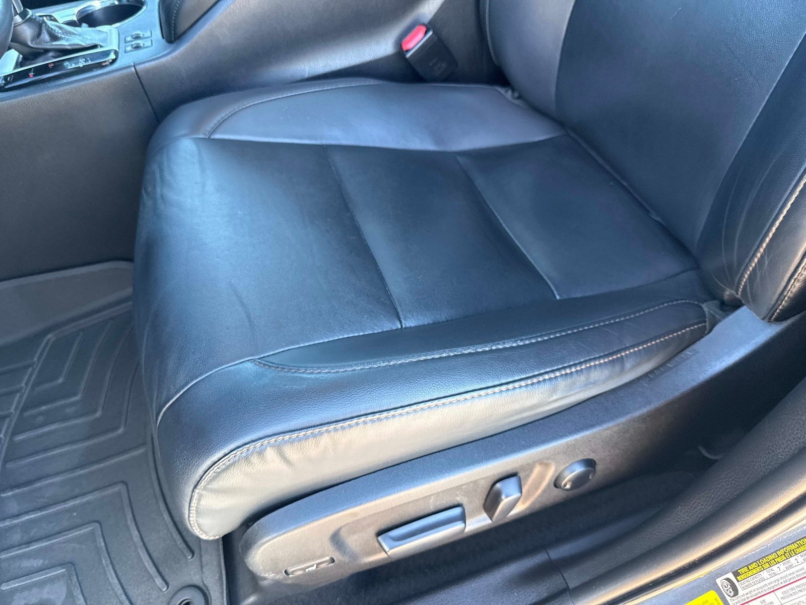 Used 2019 Shoreline Blue Pearl Toyota XLE image 20