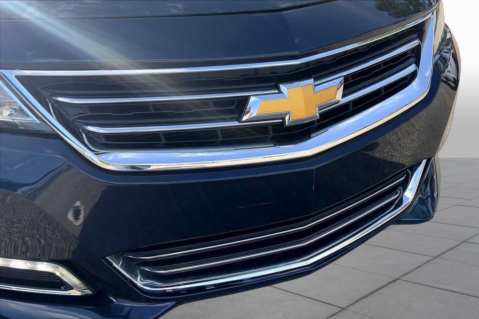 Used 2015 Blue Velvet Metallic Chevrolet LTZ image 30