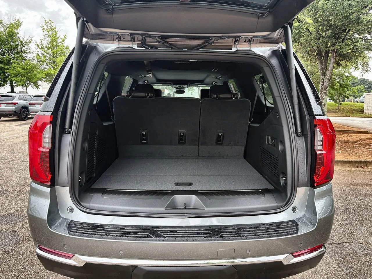 New 2026 Sterling Metallic GMC Elevation image 21