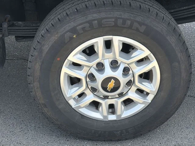 Used 2025 White Chevrolet LT image 16