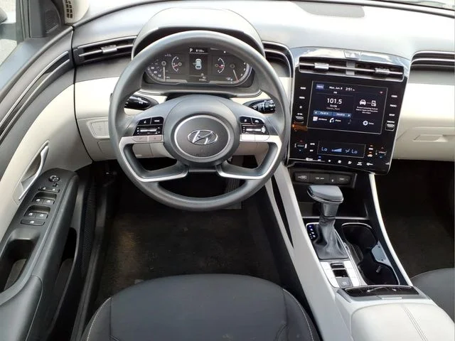 Used 2024 White Hyundai SEL image 13
