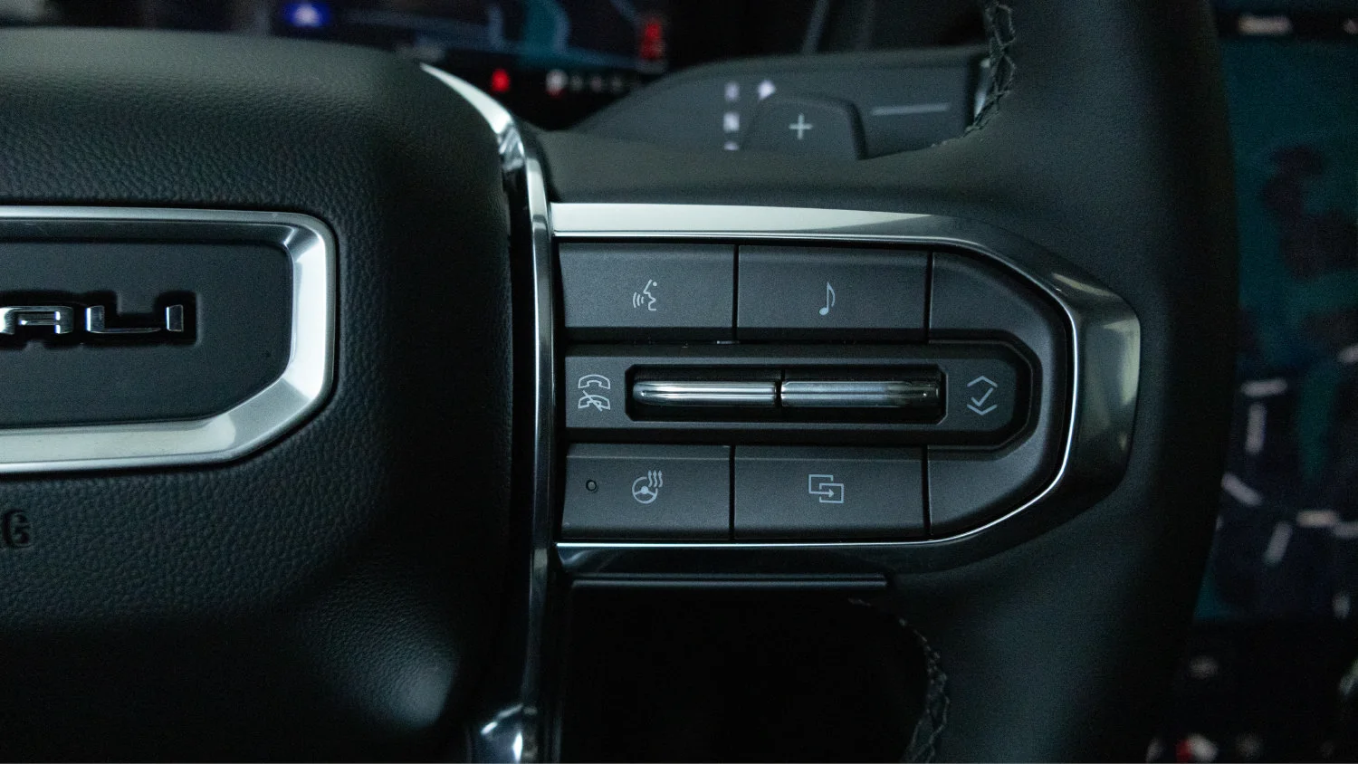 Used 2027 Glacier White Tricoat GMC Denali image 20
