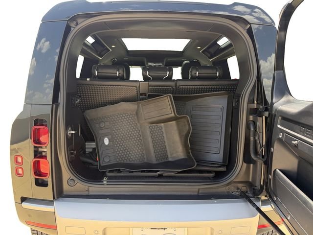 Certified Used 2023 Black Land Rover SE image 18