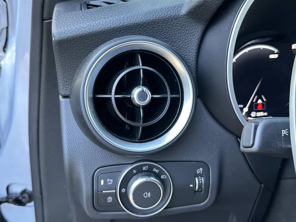 Used 2025 Moonlight Gray Alfa Romeo Veloce image 29