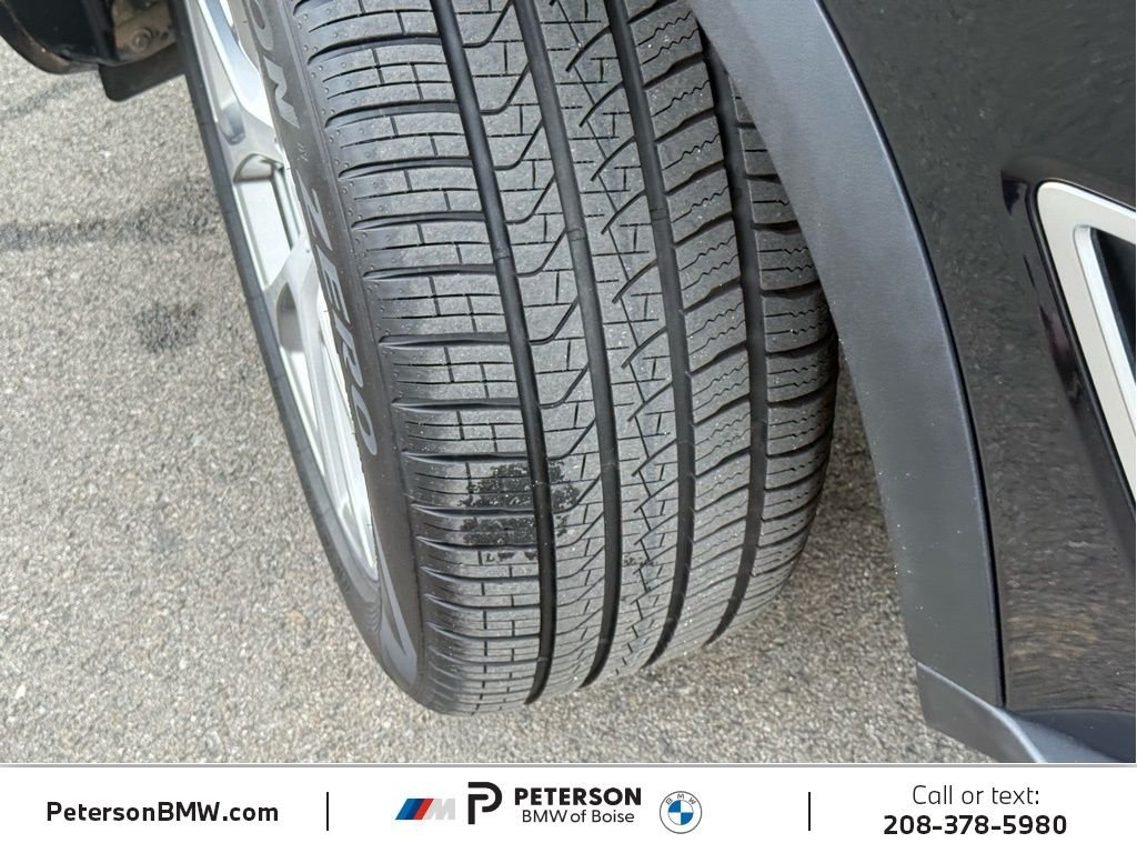 Used 2023 Black Sapphire Metallic BMW xDrive40i image 11