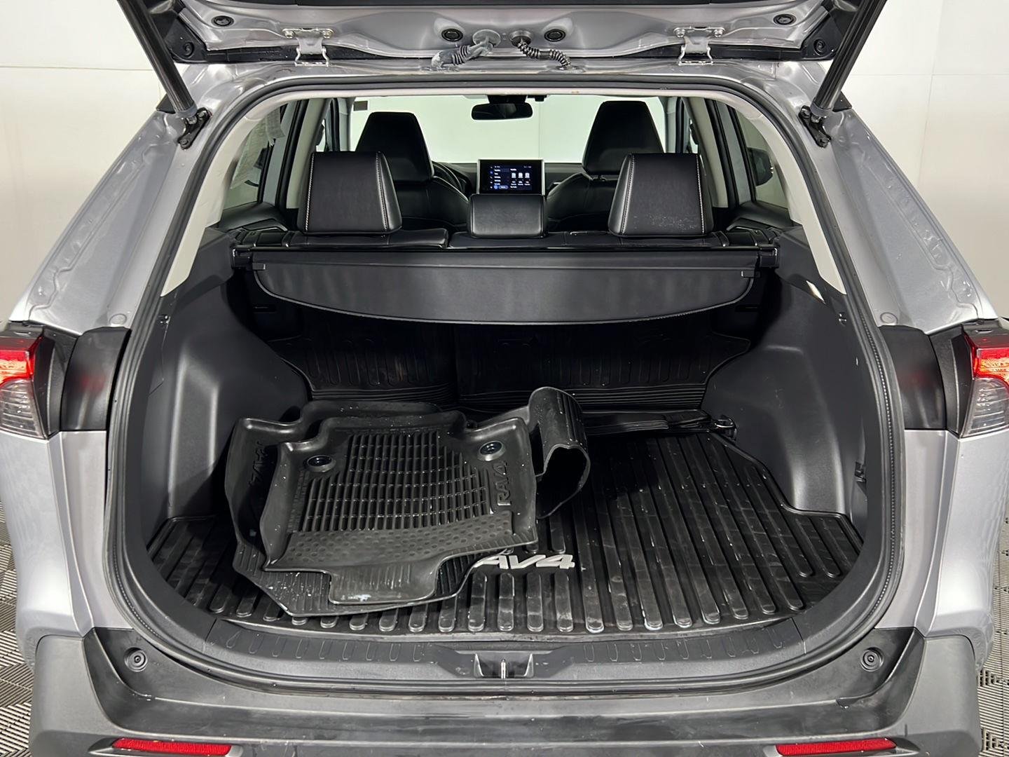 Used 2023 Silver Sky Metallic Toyota XLE Premium image 7