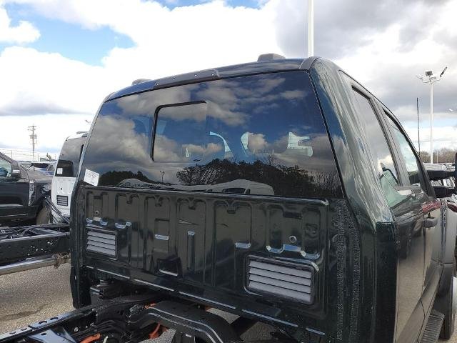 2025 Ford F-450 Super Duty Chassis Cab XL - Photo 17