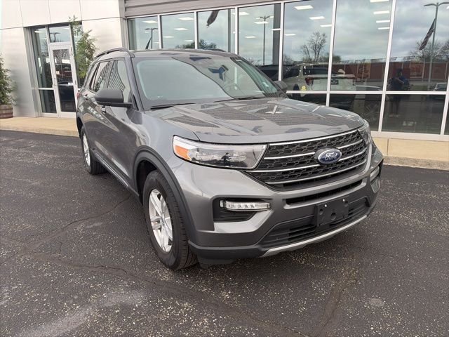 Used 2022 Gray Metallic Ford XLT image 2
