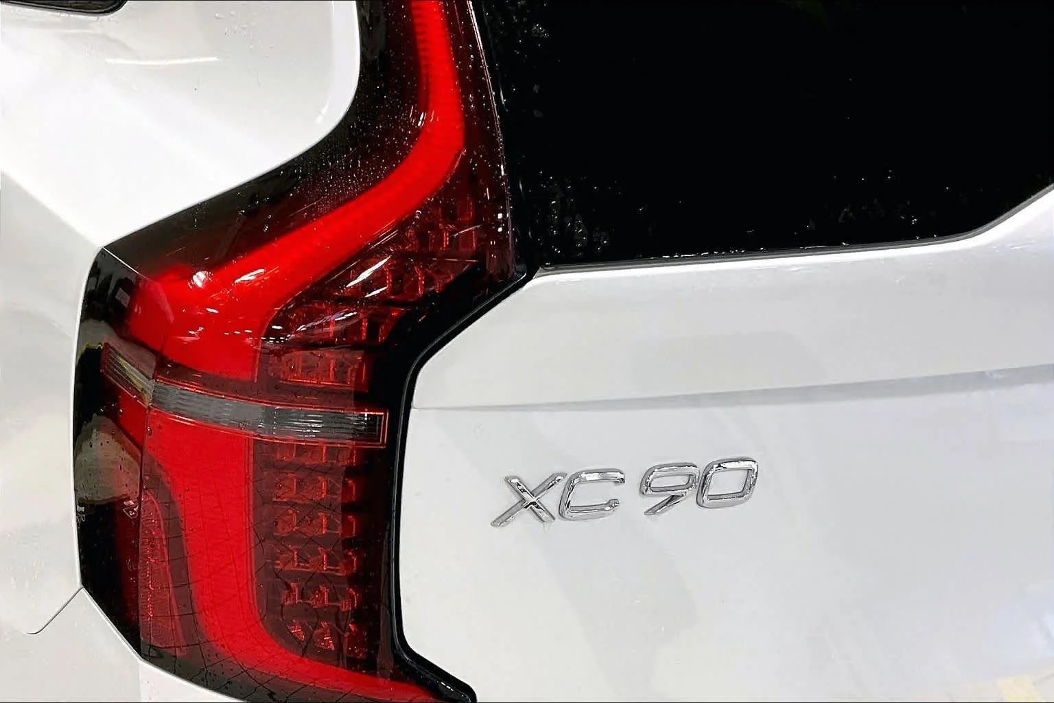 New 2026 Crystal White Volvo Ultra image 5