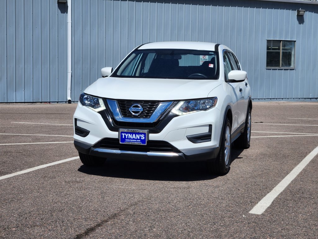 Used 2017 White Nissan S image 3
