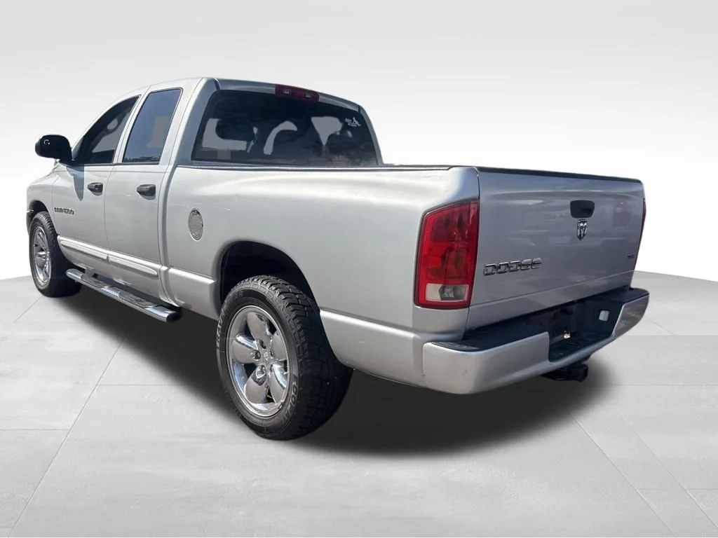 Used 2004 Black Dodge SLT image 10