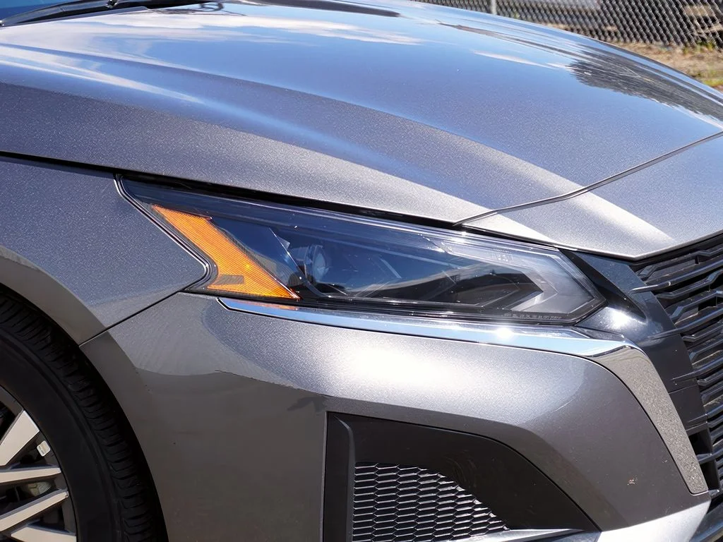 2025 Nissan Altima SV - Photo 9