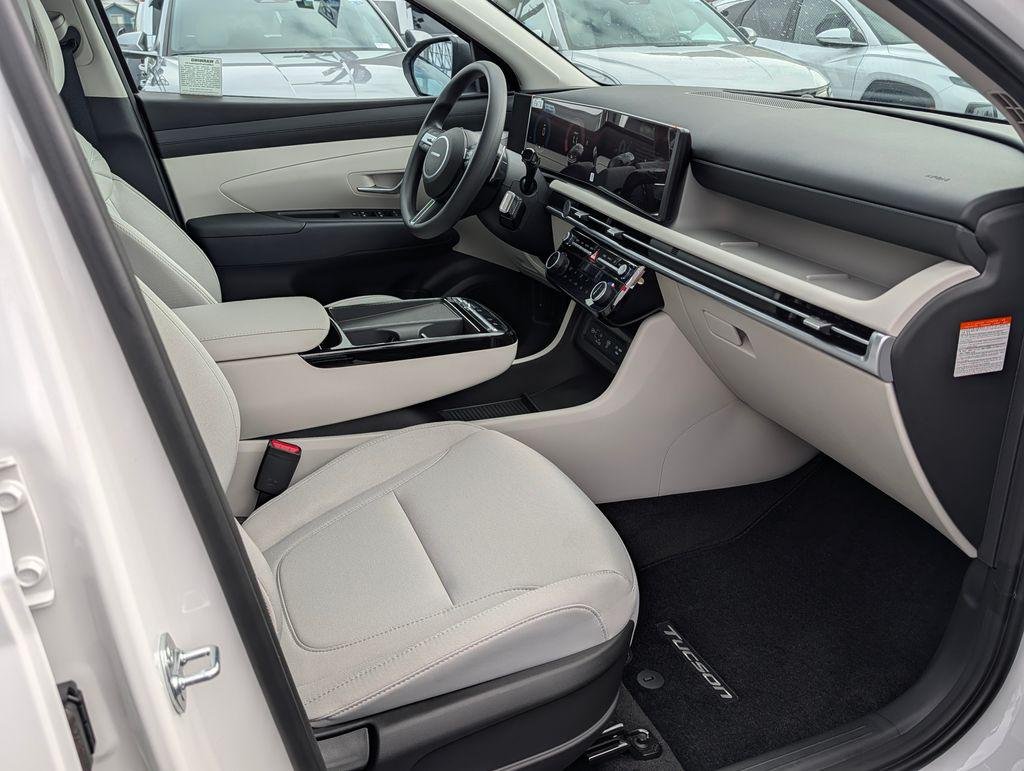 New 2026 White Hyundai SEL FWD image 9