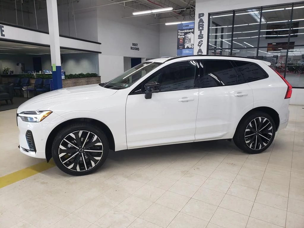 New 2026 Crystal White Volvo Ultra image 4