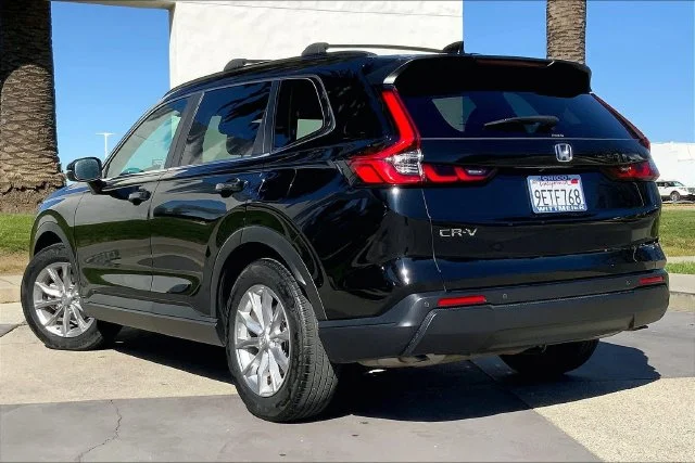 Used 2023 Silver Honda EX-L image 12