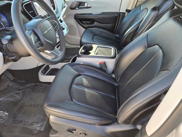 Used 2024 Silver Chrysler Touring L image 14