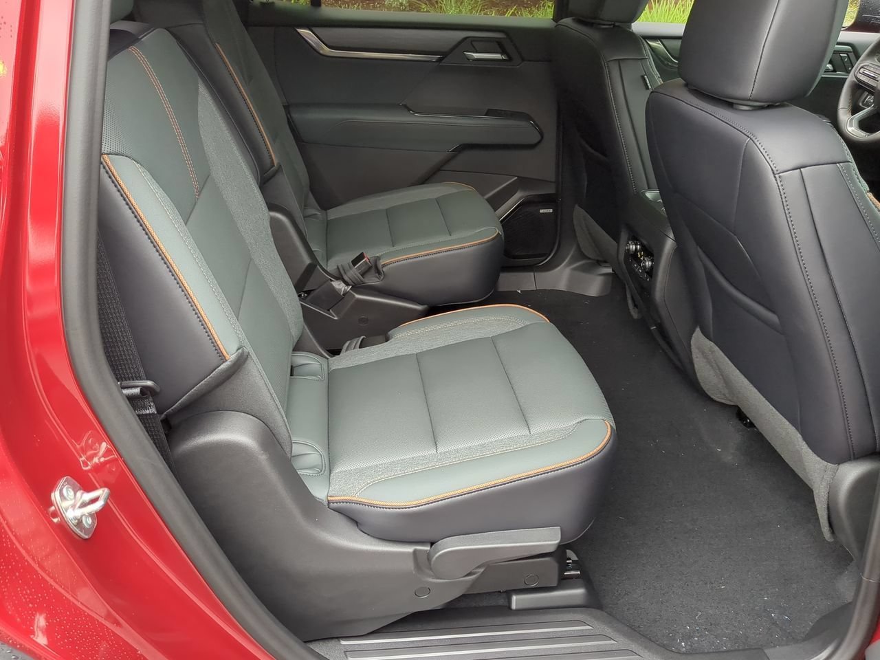 2026 GMC Acadia AT4 - Photo 27