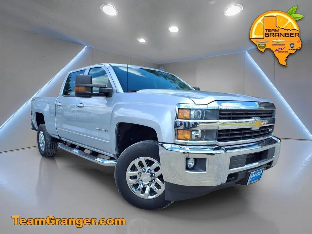 2017 Chevrolet Silverado HD LT 4WD Crew Cab Standard Box's photo