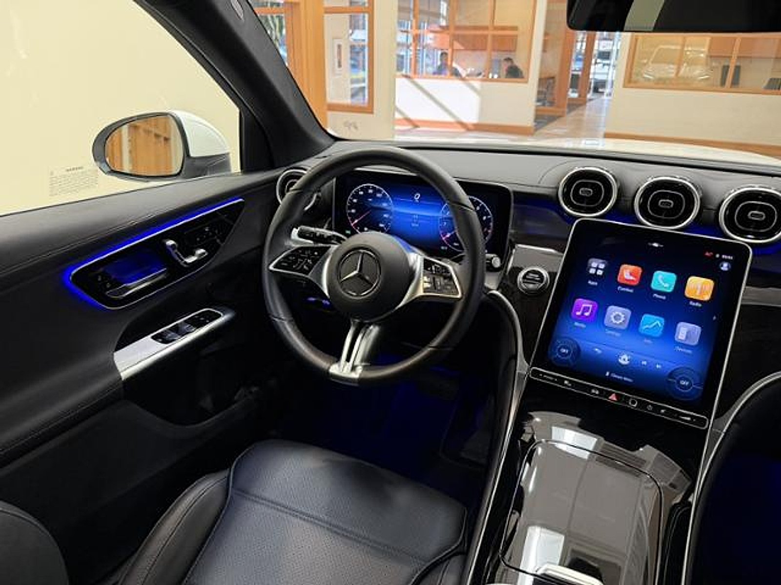 Certified Used 2025 Polar White Mercedes-Benz SUV image 10