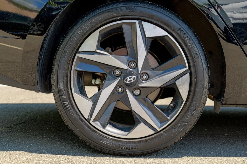 Used 2023 Onyx Black Hyundai SEL image 13