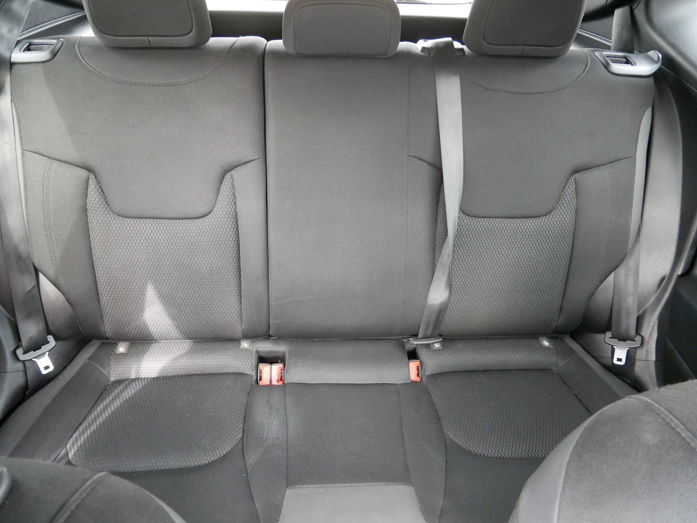 Used 2018 Granite Crystal Metallic Clearcoat Jeep Altitude image 13