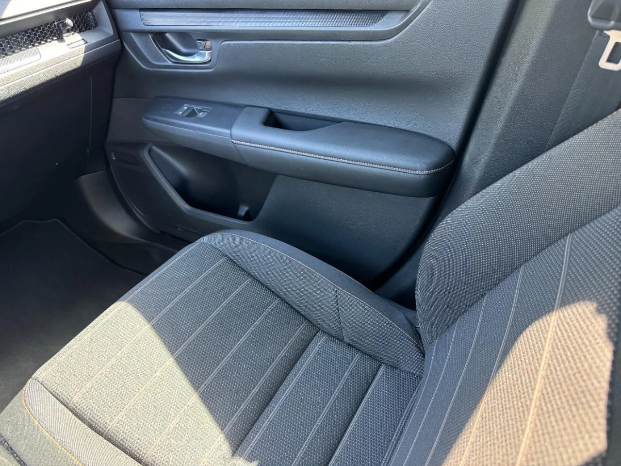 Certified Used 2025 Solar Silver Metallic Honda Sport image 17